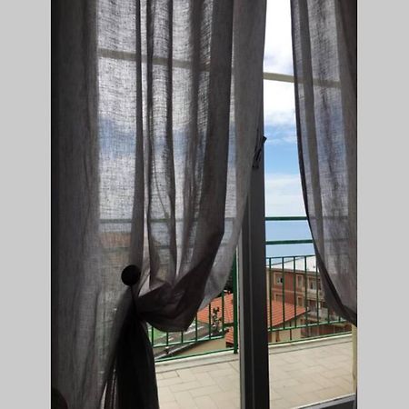 Splendido Appartamento Vista Mare レヴァント エクステリア 写真