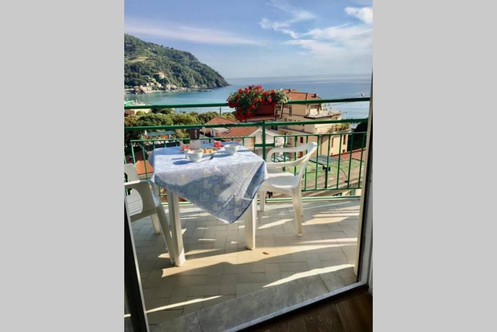 Splendido Appartamento Vista Mare レヴァント エクステリア 写真
