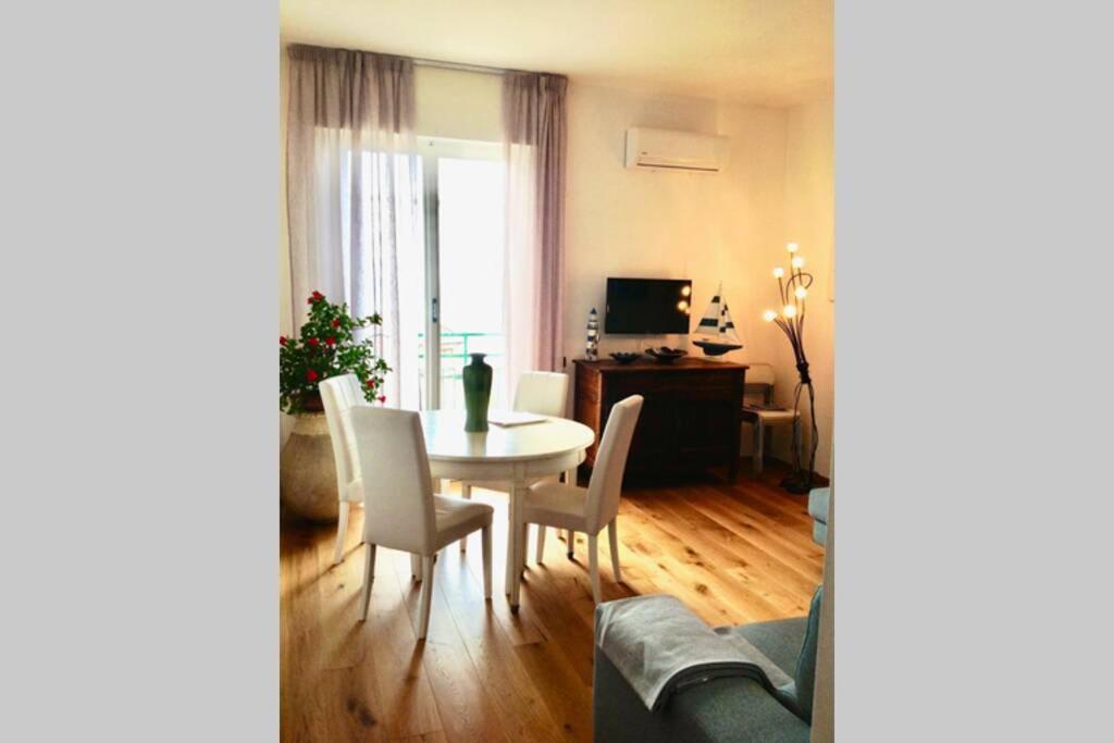Splendido Appartamento Vista Mare レヴァント エクステリア 写真