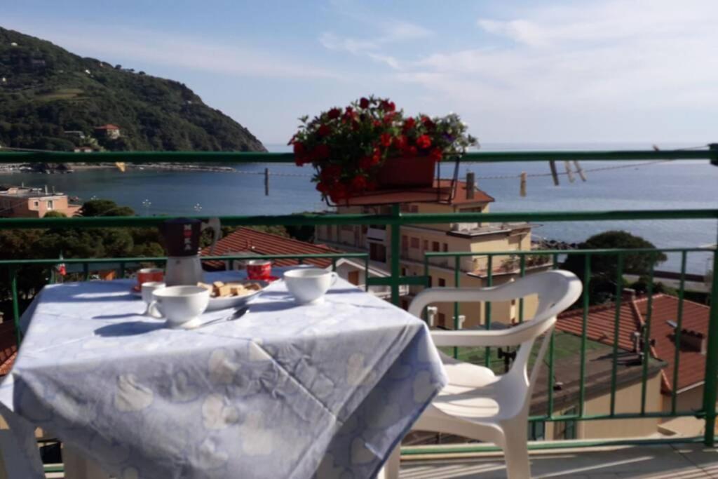 Splendido Appartamento Vista Mare レヴァント エクステリア 写真